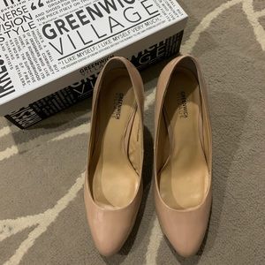 Greenwich Village Nude Pumps